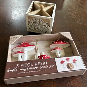 MUSHROOM DECOR 2 PC LOT - NWT